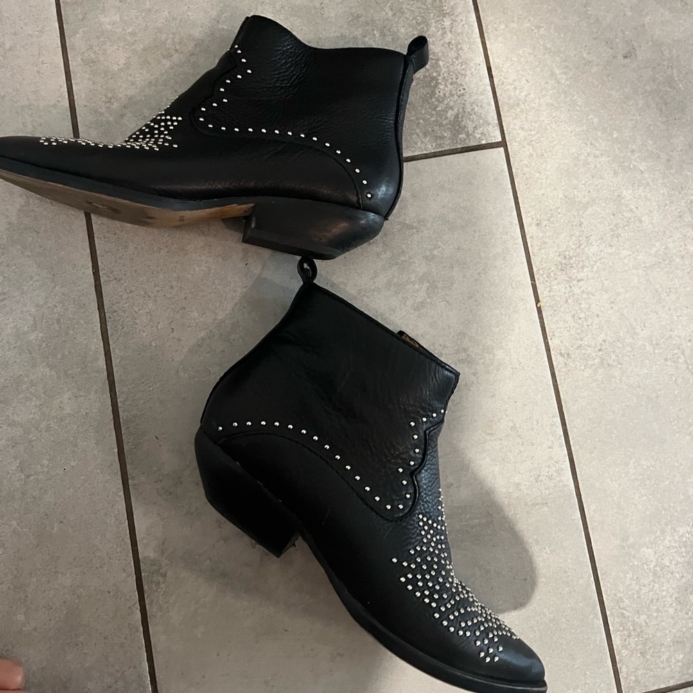 Dolce Vita studded booties - Picture 4 of 7